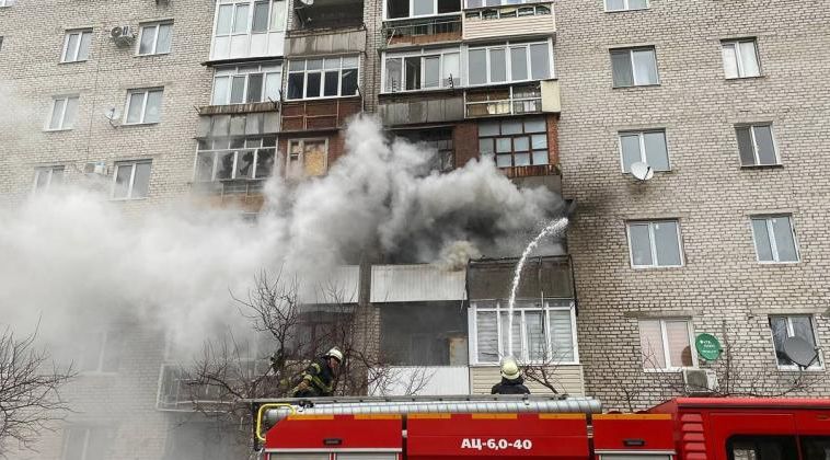 В многоквартирном доме оккупированного Северодонецка произошел пожар