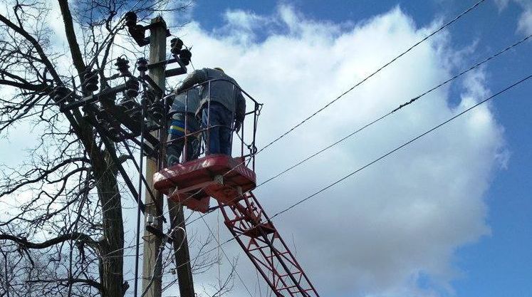 Росіяни знову обстріляли Курахівську ТЕС, без світла на Донеччині — 77 населених пунктів