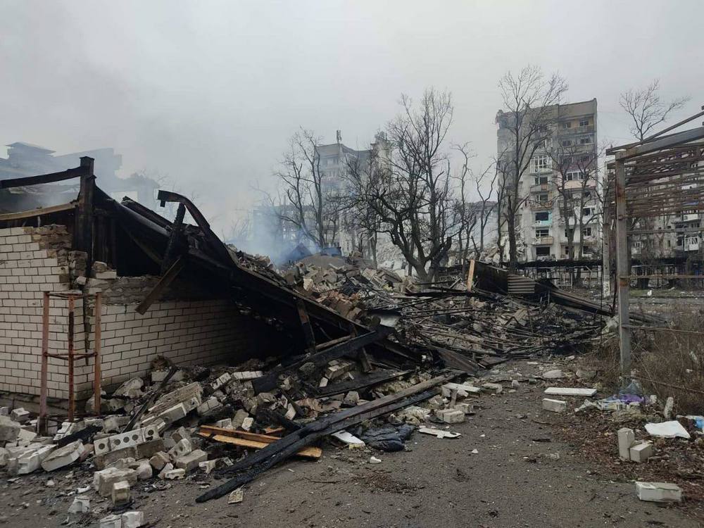 Війська рф обстріляли Пункт незламності та сховище в АТБ в Авдіївці