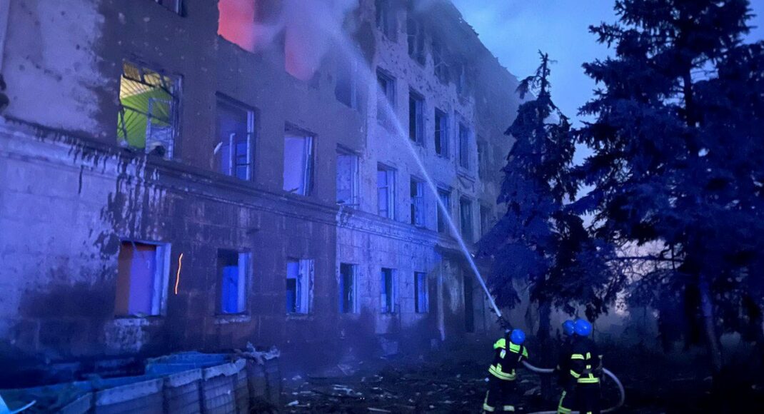 Ракетних ударів зазнала Донеччина минулої доби, у поліції повідомили, чим саме росіяни били