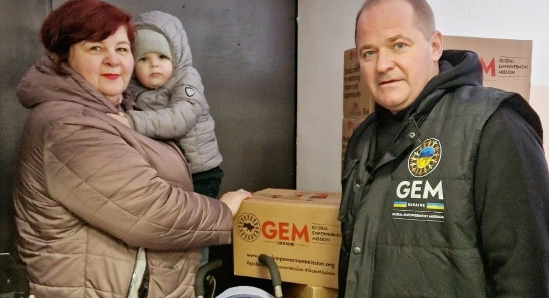 360 родин ВПО з Луганщини в Києві одержали продуктові набори від благодійників