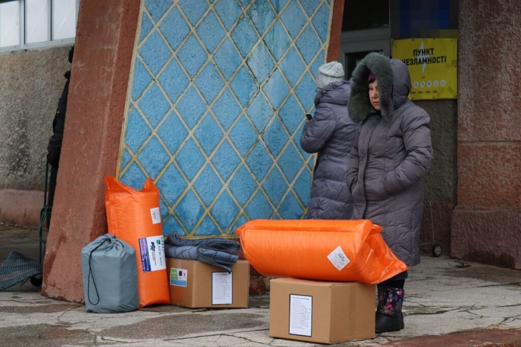 Гуманітарний штаб Селидівської МВА видає допомогу населенню від міжнародних партнерів