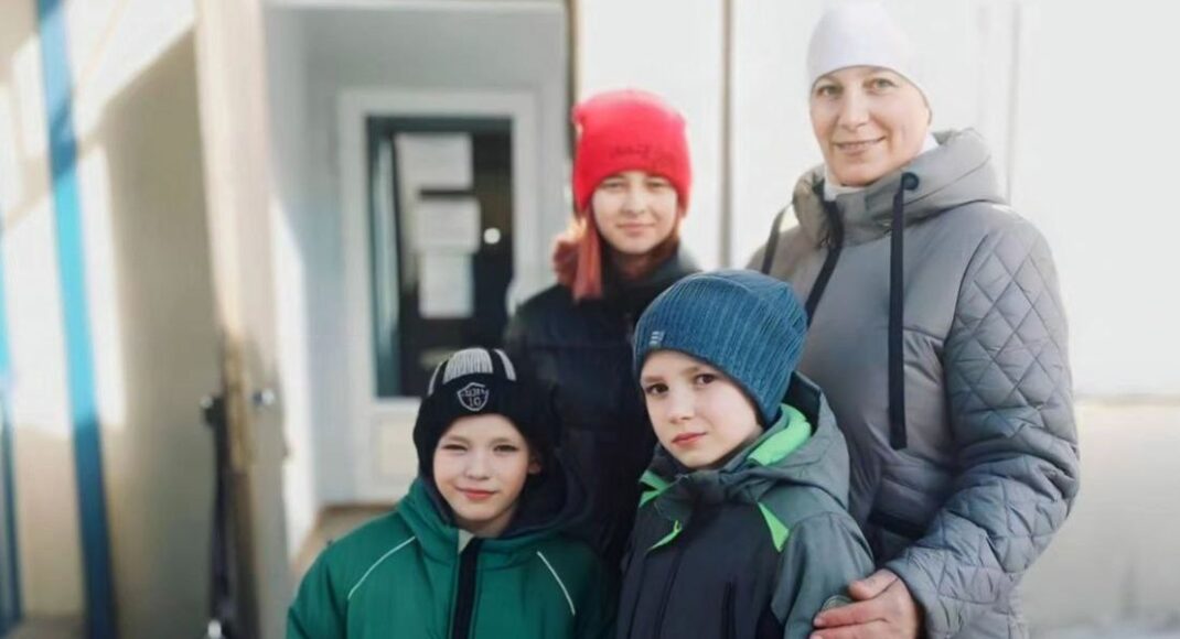 Дитячий будинок сімейного типу з Попасної поповнився ще трьома дітками