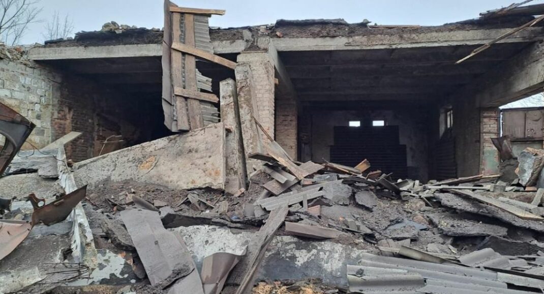 В течение суток российские войска обстреливали гражданских в трех районах Донетчины