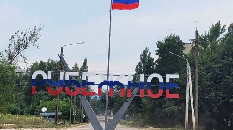 таксофони замість інтернету та зв-язку