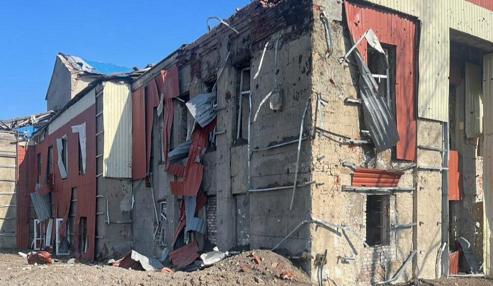 На Донеччині внаслідок ворожих обстрілів загинула жінка і 3 мирних жителів зазнали поранень