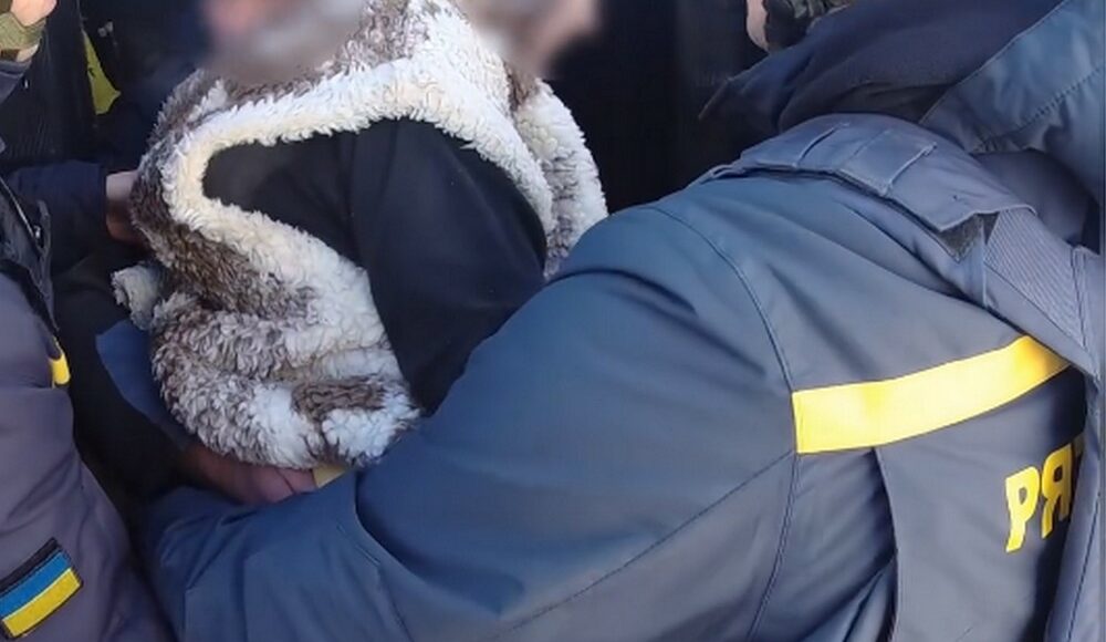 Трех жителей Очеретинской громады эвакуировали спасатели (видео)