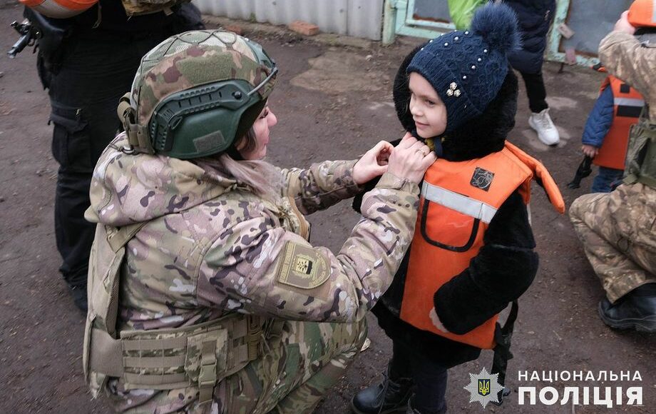 Член "Білого янголу" про евакуацію на Донеччині: не завжди вдається заїхати до людей через бої