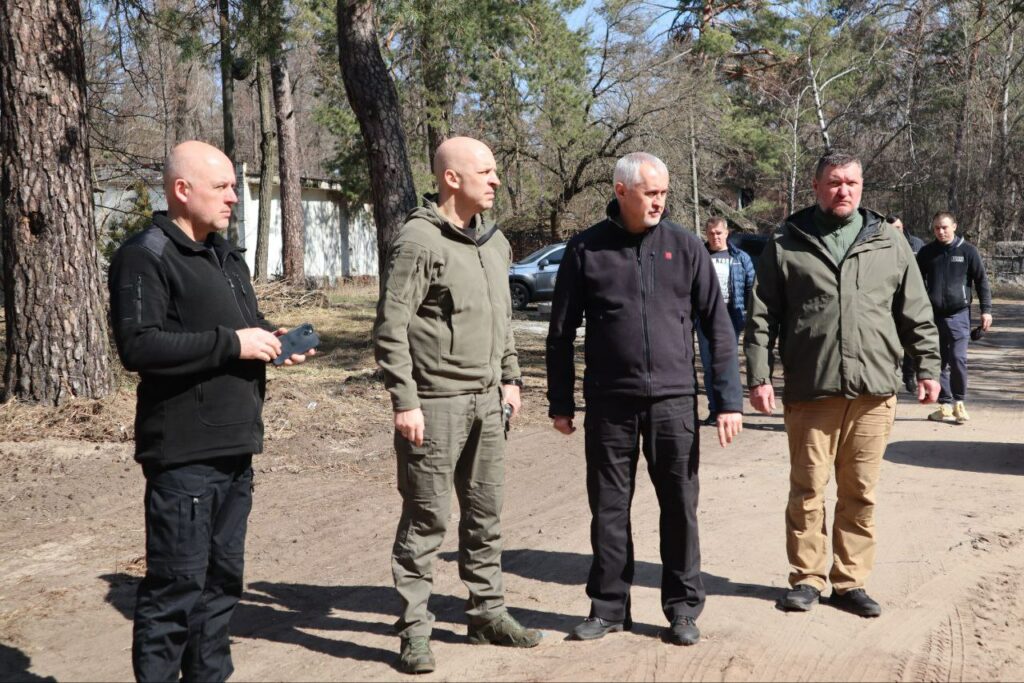 Філашкін оглянув завершальну стадію ремонтних робіт по системі водопостачання у Святогірську (фото)