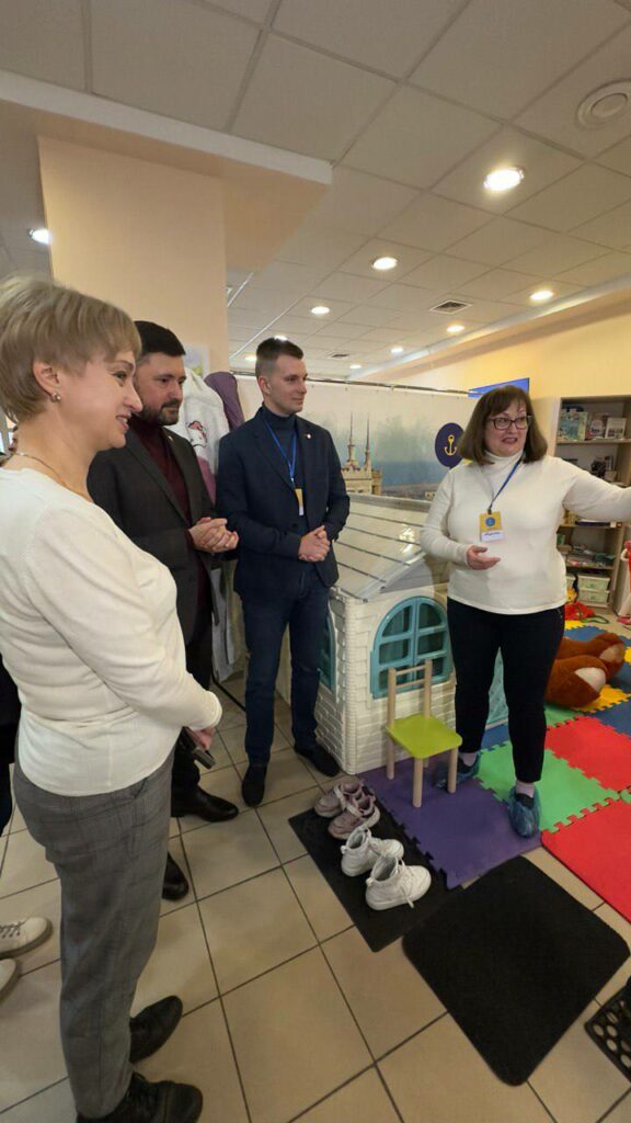 У Кам'янському відкрився 26 центр допомоги ВПО "Я — Маріуполь" (фото)
