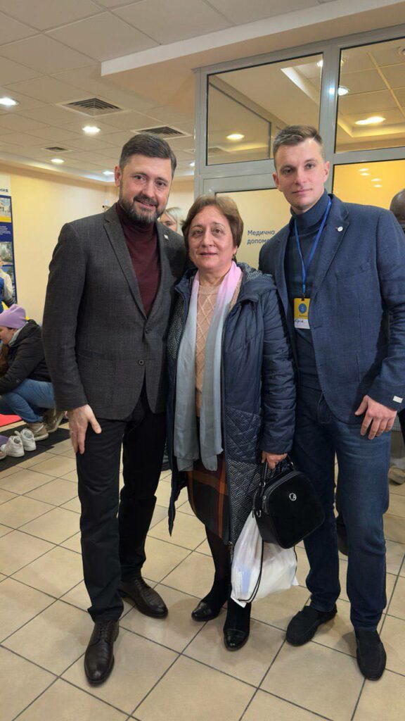 У Кам'янському відкрився 26 центр допомоги ВПО "Я — Маріуполь" (фото)