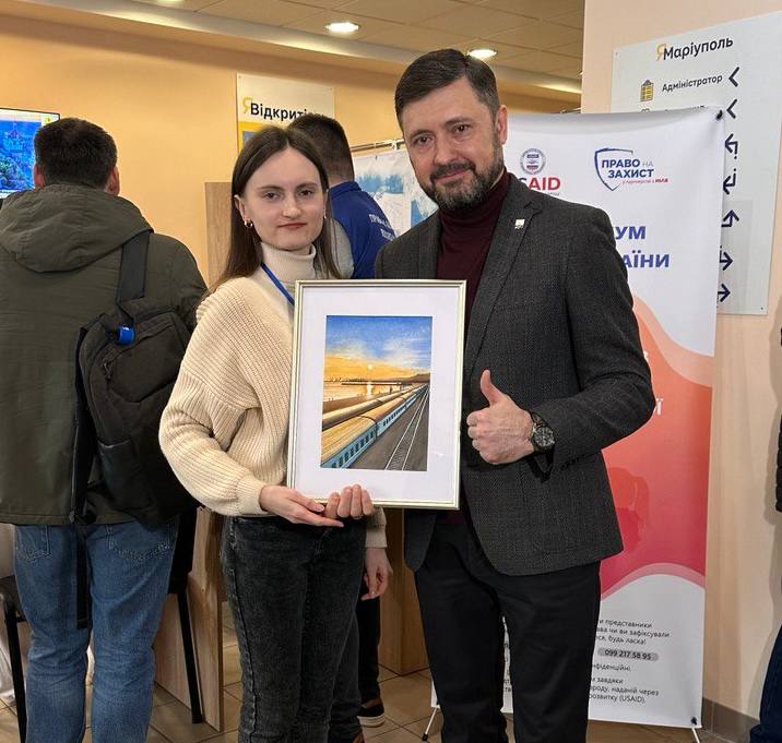 У Кам'янському відкрився 26 центр допомоги ВПО "Я — Маріуполь" (фото)