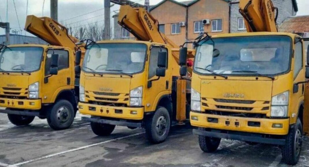 Энергетики Донетчины получили три автоподъемника