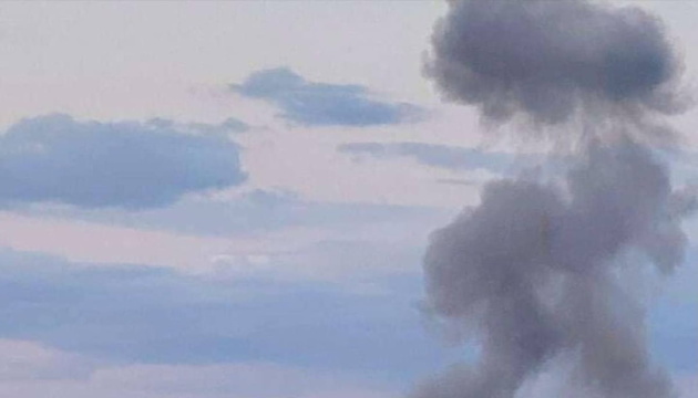 В окупованому Маріуполі сталася пожежа біля військової бази рф