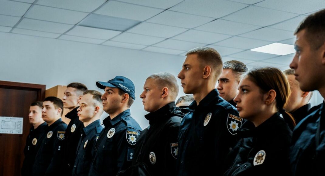 Ряды луганских полицейских пополнили выпускники вузов МВД