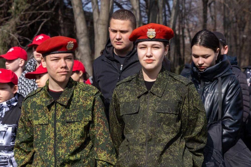 Мілітаризація дітей окупація