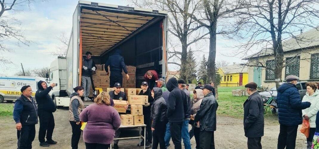 Мешканці Покровського району отримали продуктові набори від благодійників (фото)