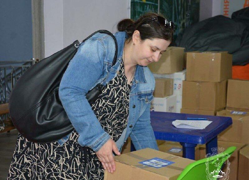 В Покровске продуктовые пакеты весом более 10 килограммов получили заказчики с портала СпивДия (фото)