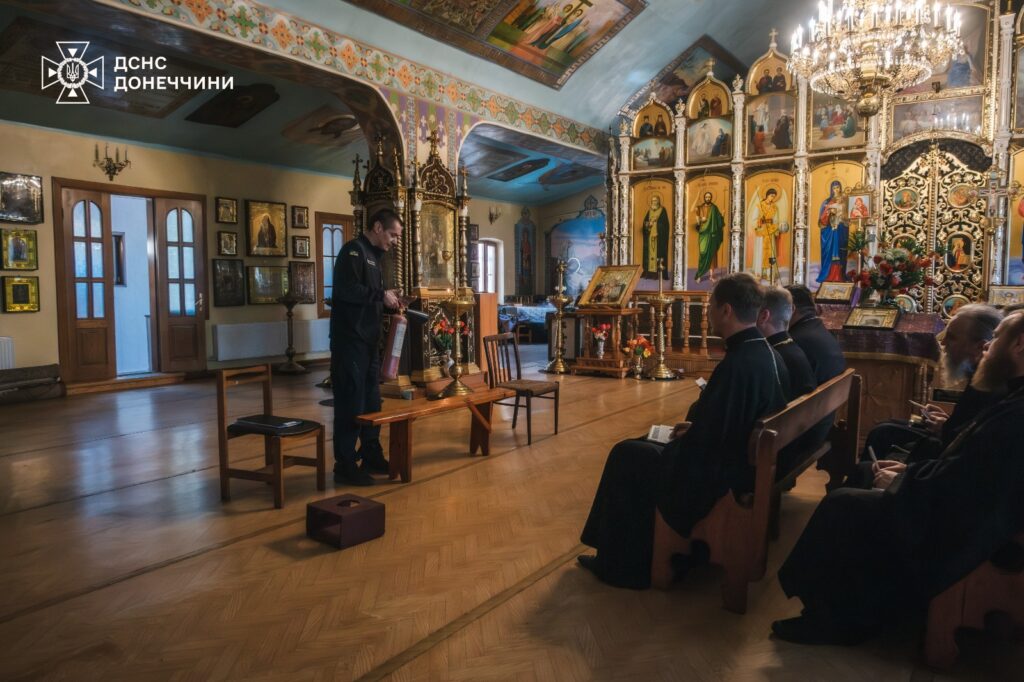 дснс у храмі 1