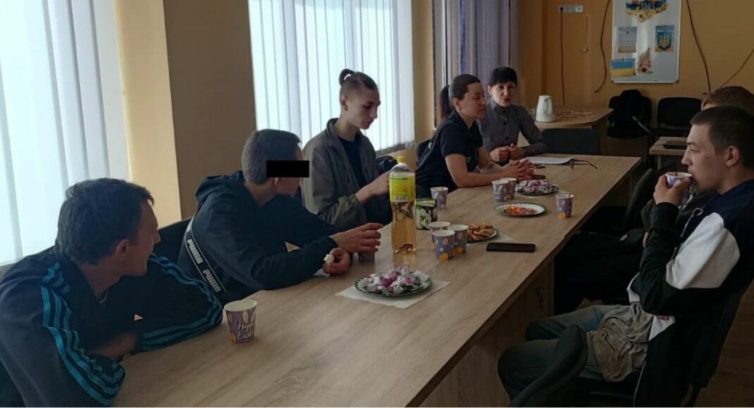 В Мирнограде с подростками-правонарушителями говорили о волонтерстве