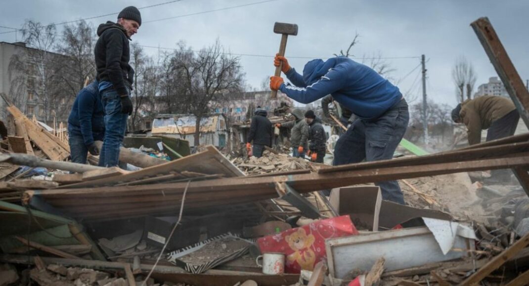 Армія відновлення: відтепер оплата за суспільно корисні роботи становить 12 тисяч гривень