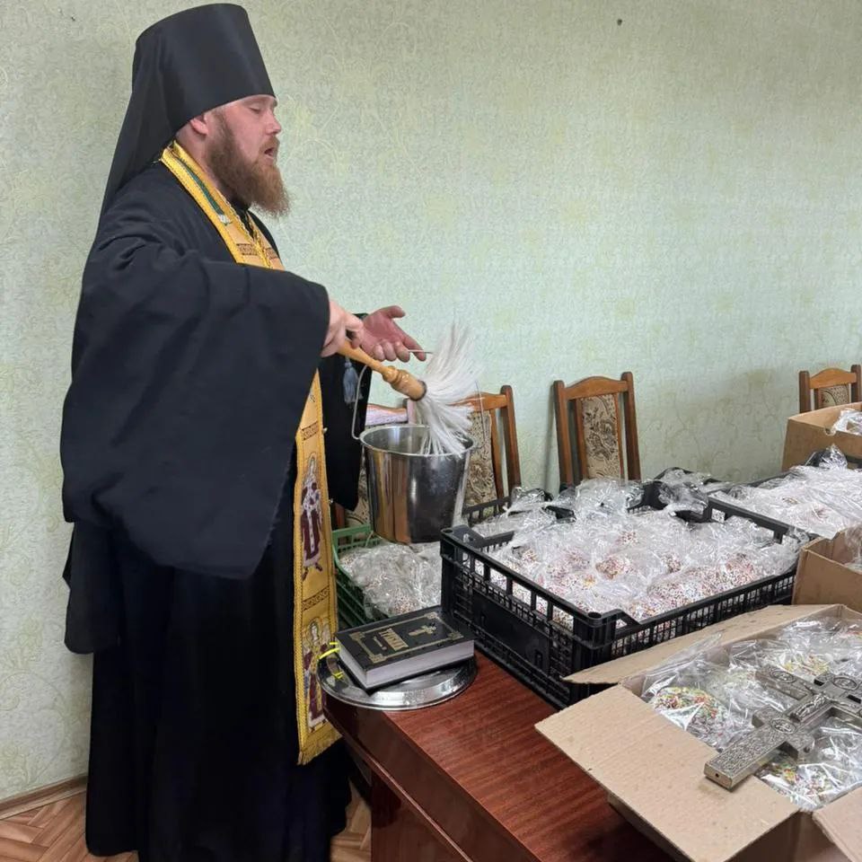 В Лимані вручили родинам загиблих військовослужбовців, людям похилого віку та дітлахам пасхальні подарунки (фото)