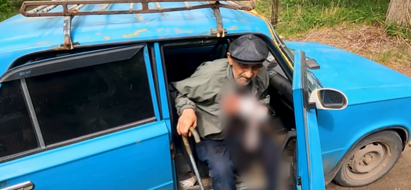 Во время эвакуации раненых из Красногоровки полицейские "Белые Ангелы" попали под прицельный обстрел врага (видео)