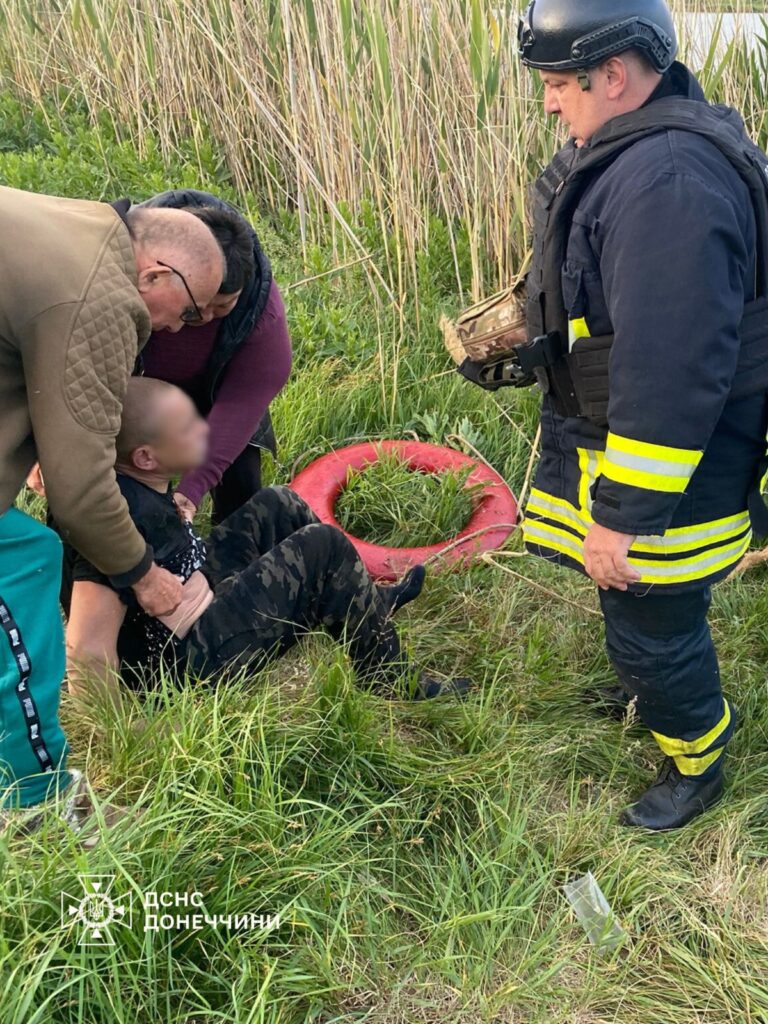 У Краматорському районі надзвичайники врятували чоловіка від втоплення (фото)