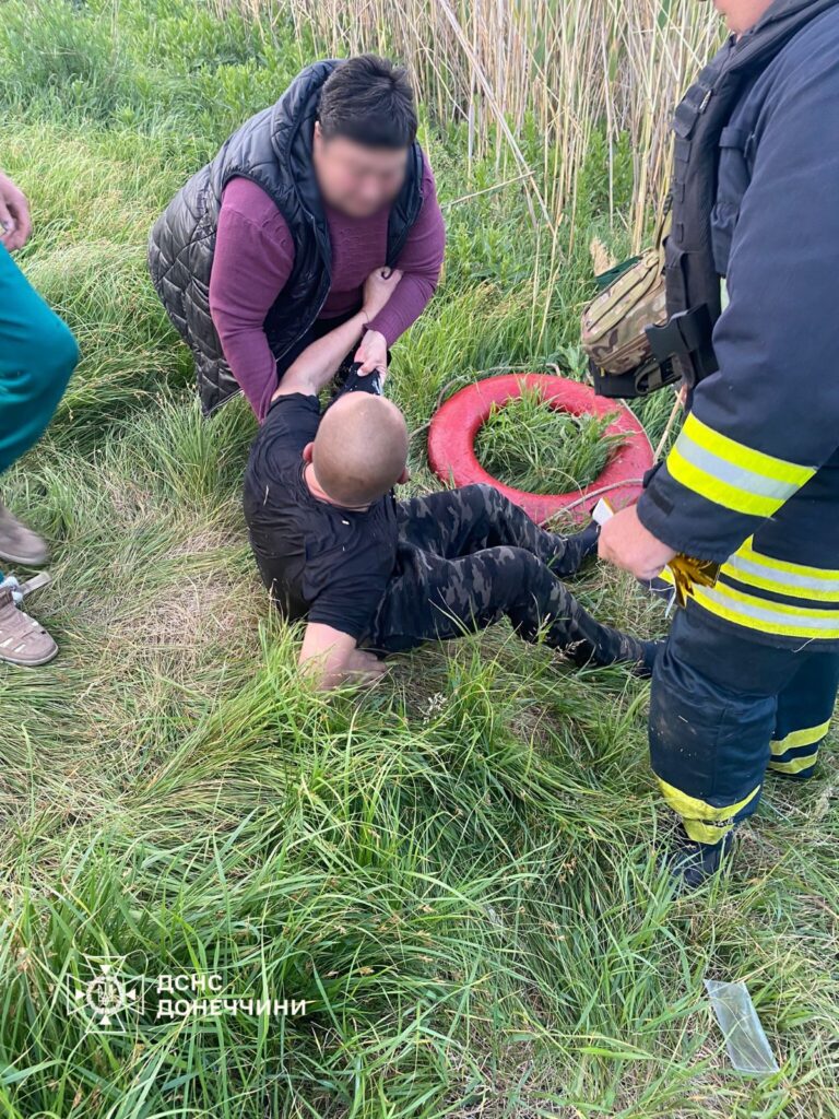 У Краматорському районі надзвичайники врятували чоловіка від втоплення (фото)