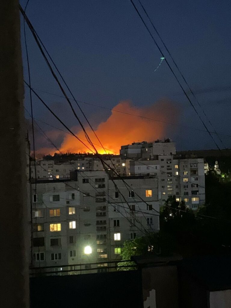 Луганськ накрило бавовною і сильною пожежею (відео)