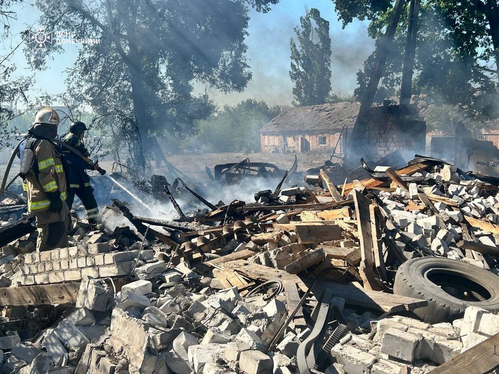 Ворог знищує Лиманську громаду обстрілами і пожежами