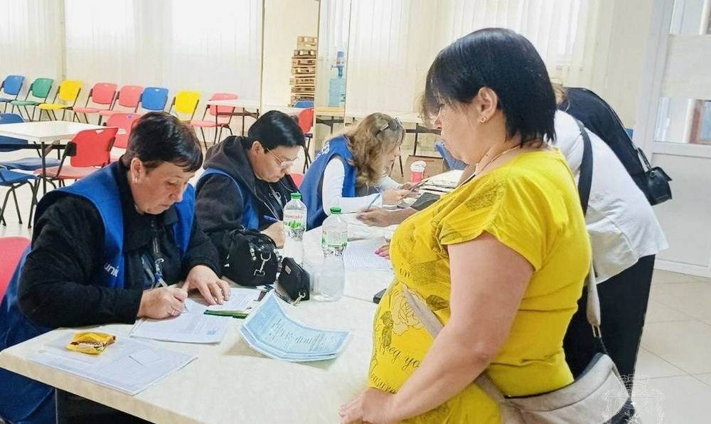 Триває видача гуманітарної допомоги у Покровську для сімей з дітьми до 14 років (фото)