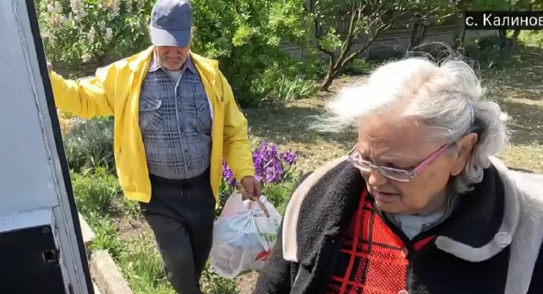 З прифронтового села Калинове Покровського району евакуювали чотирьох людей (відео)