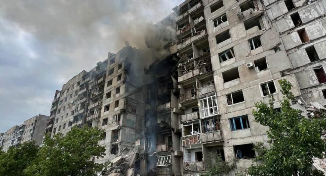 В течение суток россияне 2 082 раза обстреляли Донетчину: попали в 9 населенных пунктов (фото)