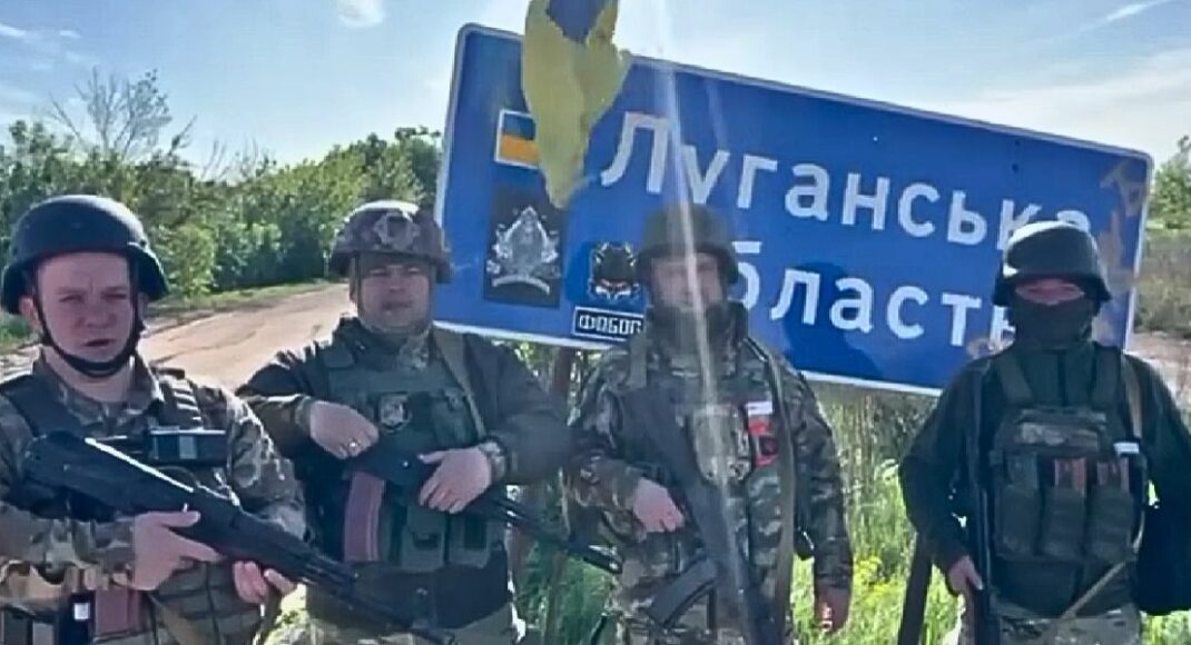 Поліціянти Луганщини доставили гуманітарну допомогу в прифронтову Макіївку (відео)