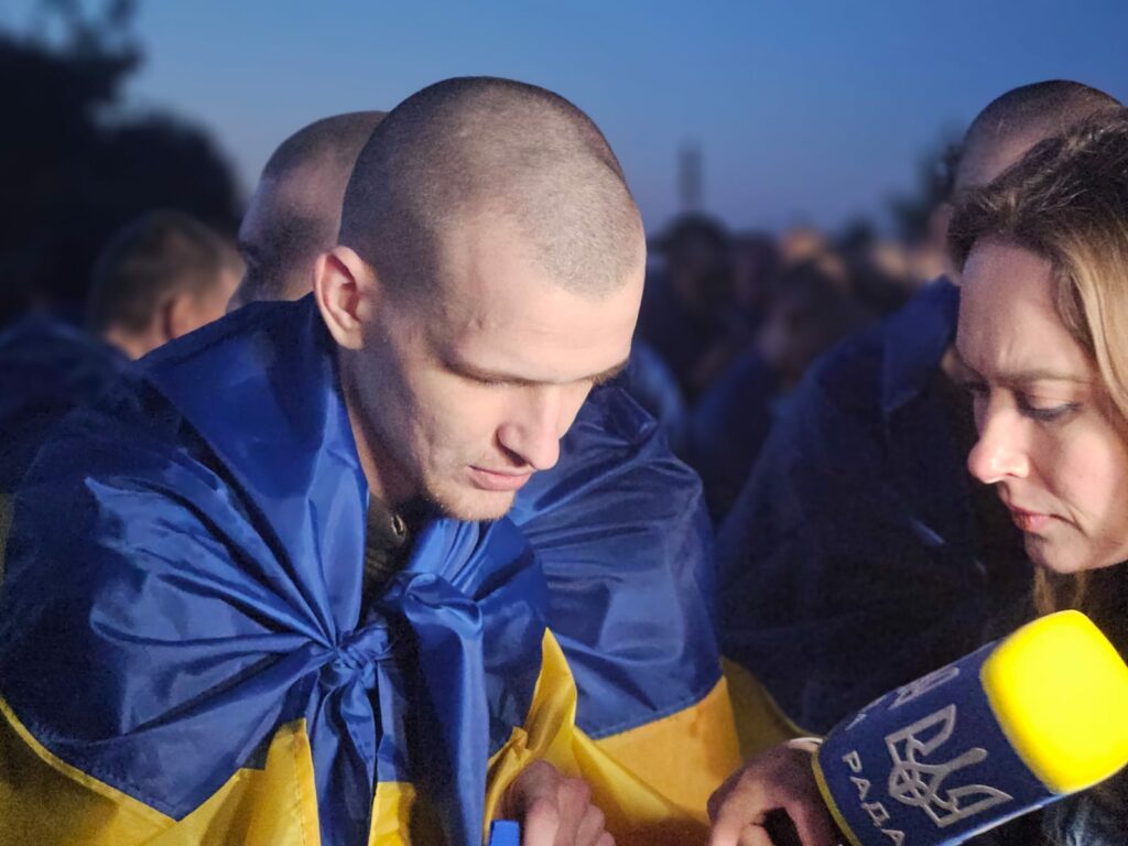 Ще 90 людей повернули з російського полону в Україну