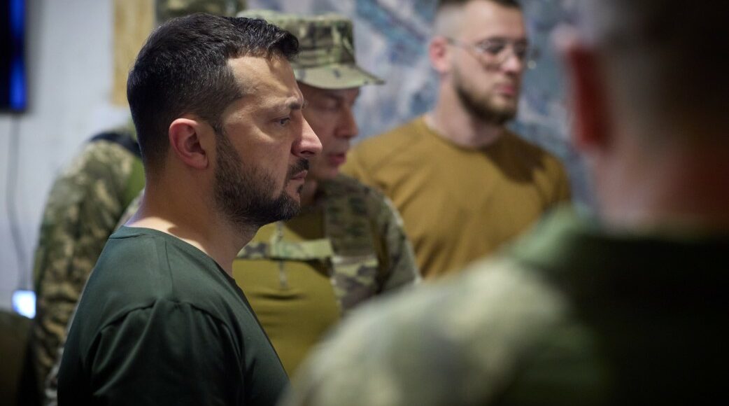 Зеленский заслушал доклад военных о ситуации на Покровском направлении