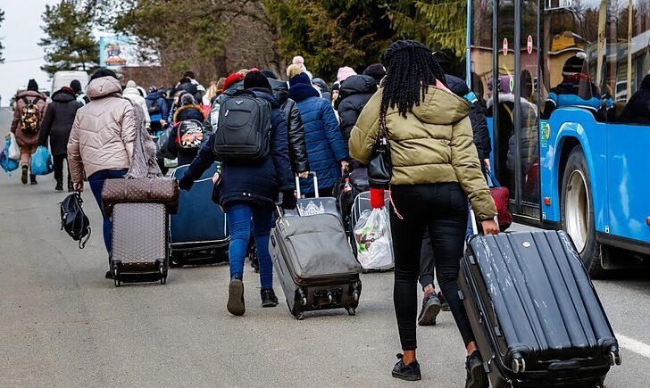 дім помістився в чашку Helping to Leave