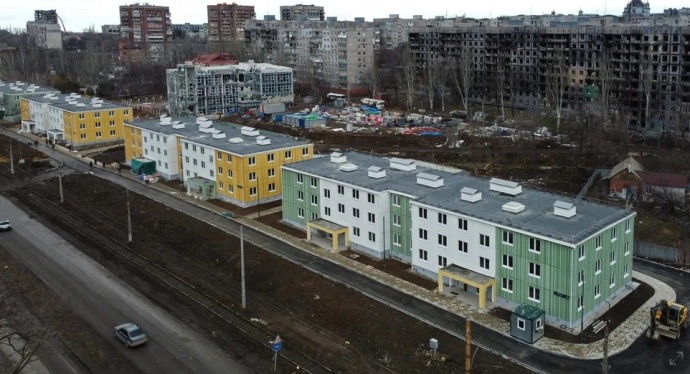 Возведенные оккупантами новостройки в Мариуполе уже разваливаются, — горсовет
