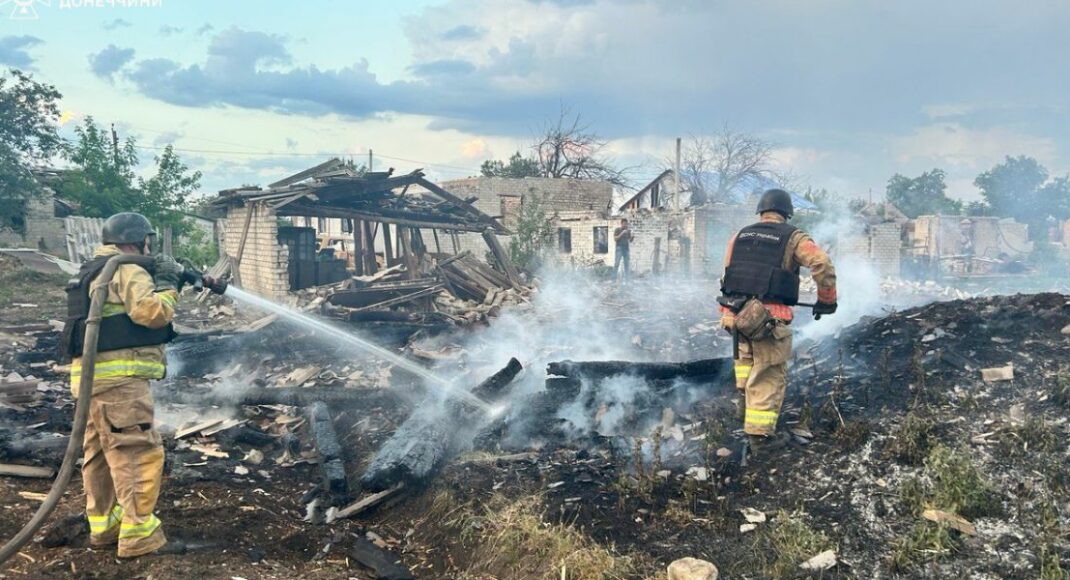 На Лиманщині ліквідували 4 пожежі, що виникли внаслідок російських обстрілів (фото)