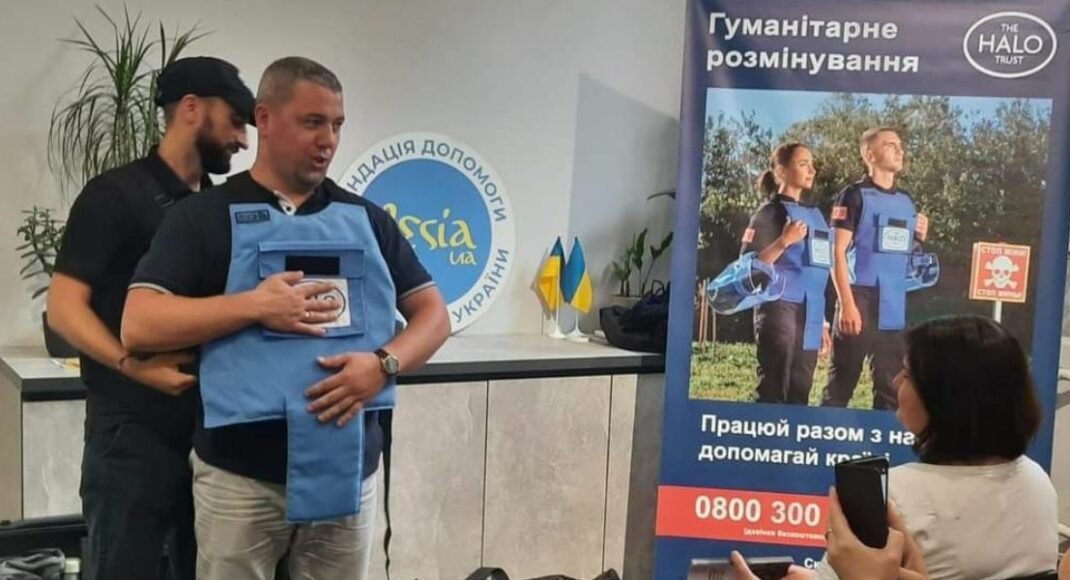 Пятеро переселенцев с Луганщины решили стать деминерами (фото)