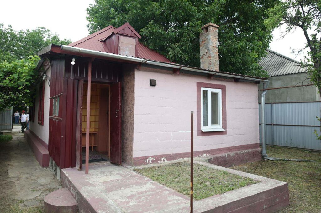 жінка з Очеретиного з житлом від Монобанку