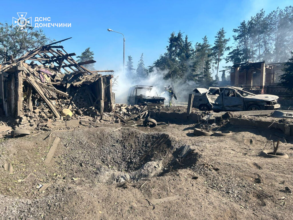 У Костянтинівці війська рф поцілили по території підприємства
