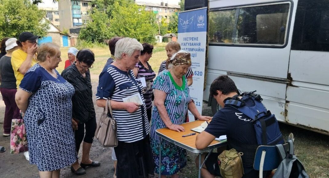 У Селидівській громаді після ворожого обстрілу працюють для забезпечення населення потрібними будівельними матеріалами (фото)