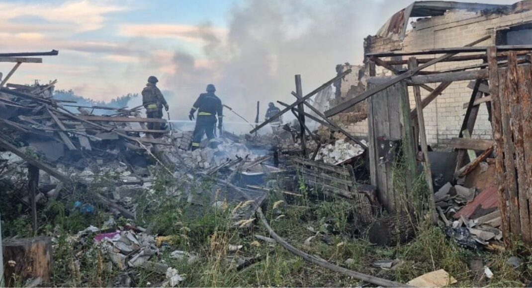 Учора росіяни били по житловій забудові Лиманщини: 3 людини загинули та 3 зазнали поранень (фото)