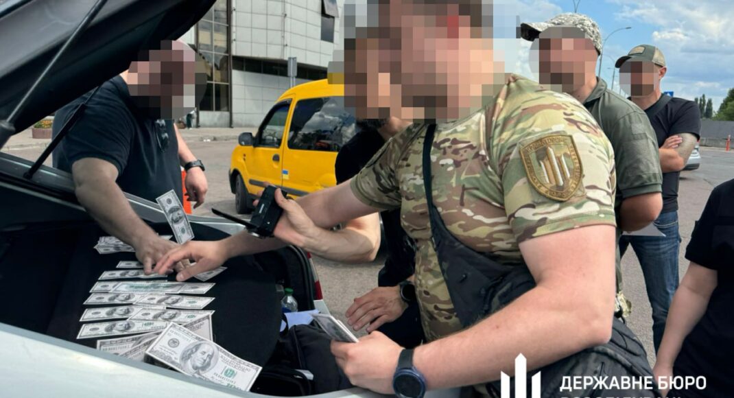 На Донеччині заблоковано схему переправлення ухилянтів за участю директора благодійного фонду