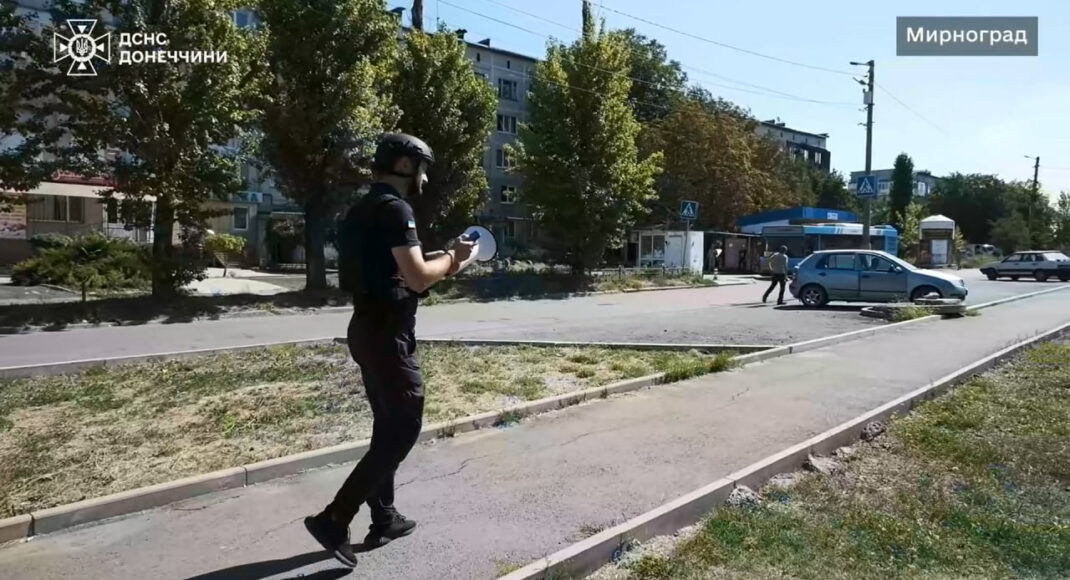 У Селидовому та Мирнограді рятувальники закликають до евакуації за допомогою гучномовців (відео)