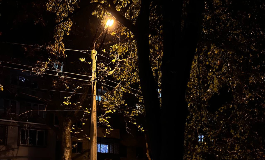 У Краматорську відновлюється робота вуличного освітлення у вечірній час