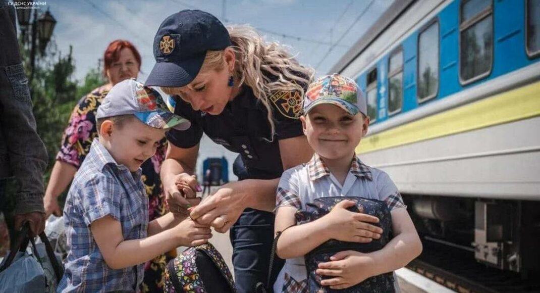 Во время эвакуационных рейдов в Мирнограде выявлено 10 семей, которые прятали детей