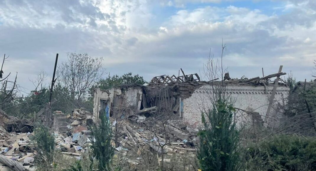 Россияне сбросили авиабомбу на частный дом в Измайловке: погибли 4 человека